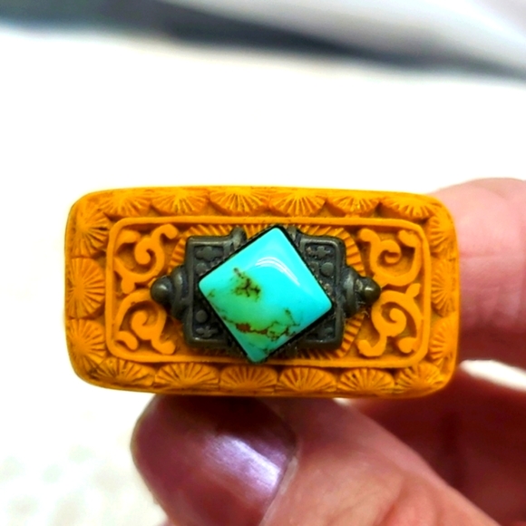 Ring - Picture 1 of 5